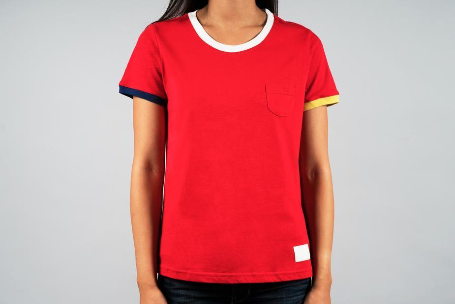レッドスポーツTシャツ